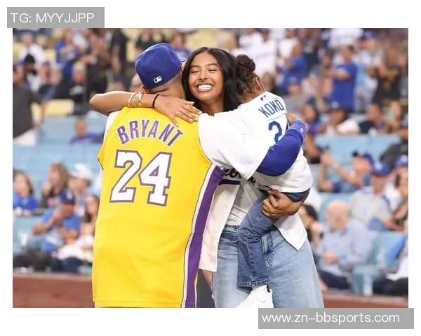 科比亲穿24号球衣拍出889万美元创纪录06年仅售10000美元 科比亲穿24号球衣拍出889万美元创纪录06年仅售10000美元