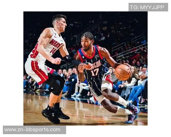 伊森分享狄龙建议称赞乌度卡严格执教风格带来的积极影响 伊森分享狄龙建议称赞乌度卡严格执教风格带来的积极影响