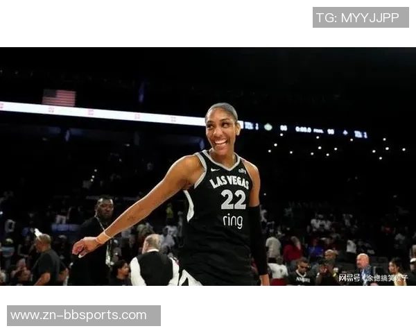 同年获得DPOYMVPFMVP的阿贾中投绝杀助力王牌夺得冠军点 同年获得DPOYMVPFMVP的阿贾中投绝杀助力王牌夺得冠军点