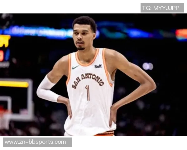 奥拉朱旺透露文班亚马渴望学习脚步技巧并愿意向他请教秘诀 奥拉朱旺透露文班亚马渴望学习脚步技巧并愿意向他请教秘诀