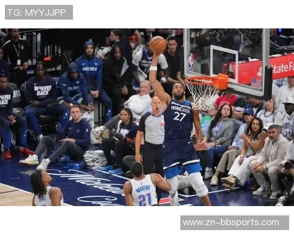 戈贝尔盛赞华子具备最佳防守阵容潜力能胜任各个位置的防守任务 戈贝尔盛赞华子具备最佳防守阵容潜力能胜任各个位置的防守任务