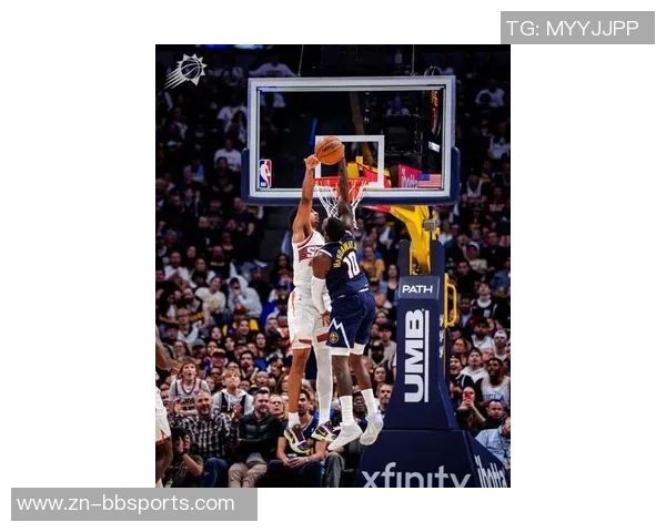 布克半场表现平平18分钟仅得10分3篮板6助攻正负值惨淡11 布克半场表现平平18分钟仅得10分3篮板6助攻正负值惨淡11