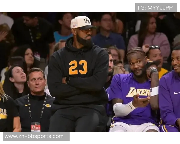 皮尔斯建议詹姆斯担任替补角色以减少球权需求并提升球队进攻效率