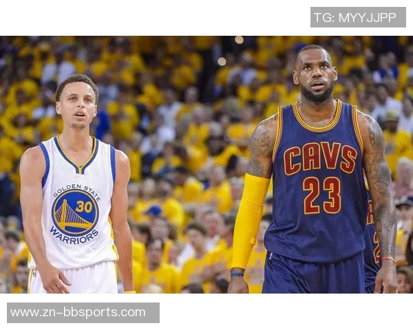 岁月如歌白发渐显詹姆斯与库里媒体日采访照引发球迷感慨